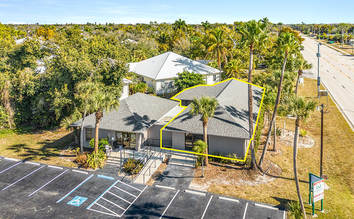 Pictures of Office property located at 16680 McGregor Blvd, Fort Myers, FL 33908 for lease - image #1