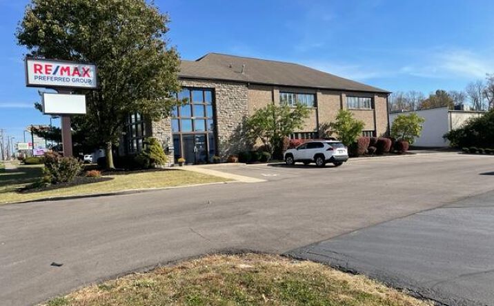 Pictures of Office property located at 8291 Beechmont Ave, Cincinnati, OH 45255 for lease - image #1