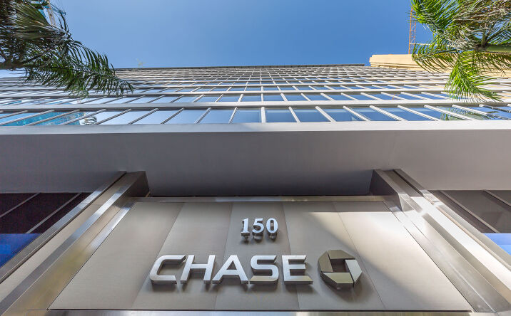 Pictures of Office property located at 150 SE 2nd Ave, Miami, FL 33131 for lease - image #1