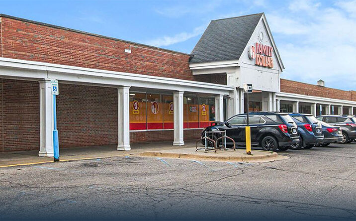 Pictures of Retail property located at 1601 W Mt Hope Ave, Lansing, MI 48910 for lease - image #1
