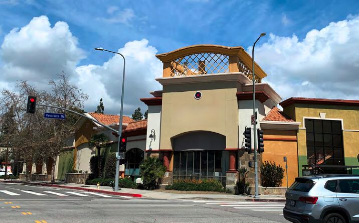 Pictures of Retail property located at 10933 Ventura Blvd, Los Angeles, CA 91604 for lease - image #1