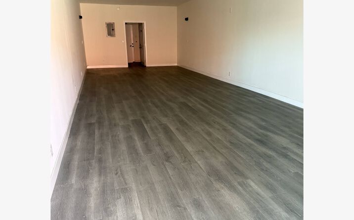 Pictures of Retail property located at 12929 Saticoy St, Los Angeles, CA 91605 for lease - image #1