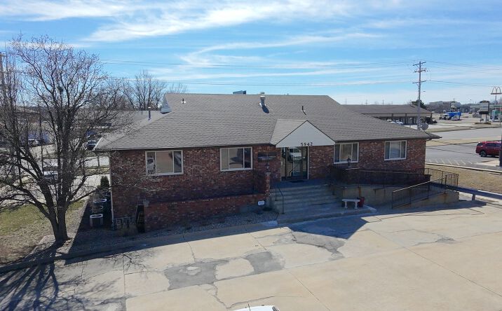 Pictures of Office property located at 5942 SW 29th St, Topeka, KS 66614 for lease - image #1