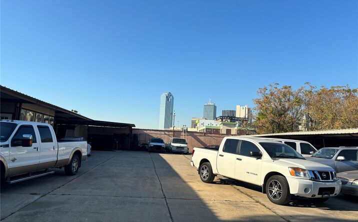 Pictures of Industrial property located at 1204 Powhattan St, Dallas, TX 75215-1050 for lease - image #1