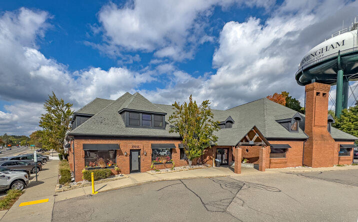 Pictures of Office property located at 35046 Woodward Avenue, Birmingham, MI 48009-0964 for lease - image #1