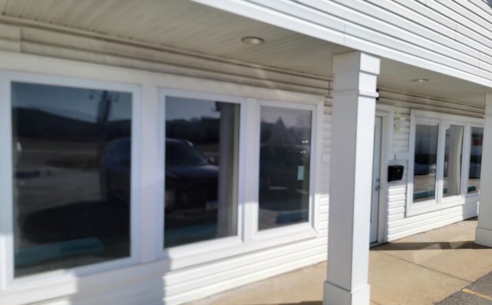 Pictures of Retail, Office, Restaurant, Industrial property located at 3351 S 6th Street Frontage Road #1, Springfield, IL 62703 for lease - image #1
