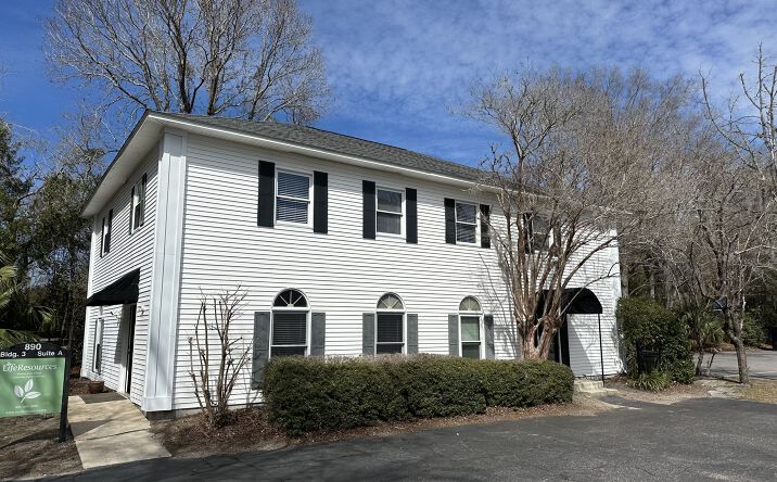 Pictures of Retail, Office property located at 890 Johnnie Dodds Blvd Ste 3, Mount Pleasant, SC 29464 for lease - image #1