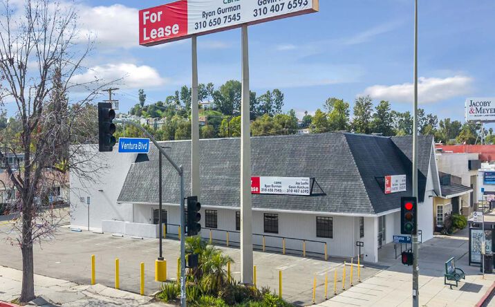 Pictures of Retail property located at 21108 Ventura Blvd, Los Angeles, CA 91364 for lease - image #1
