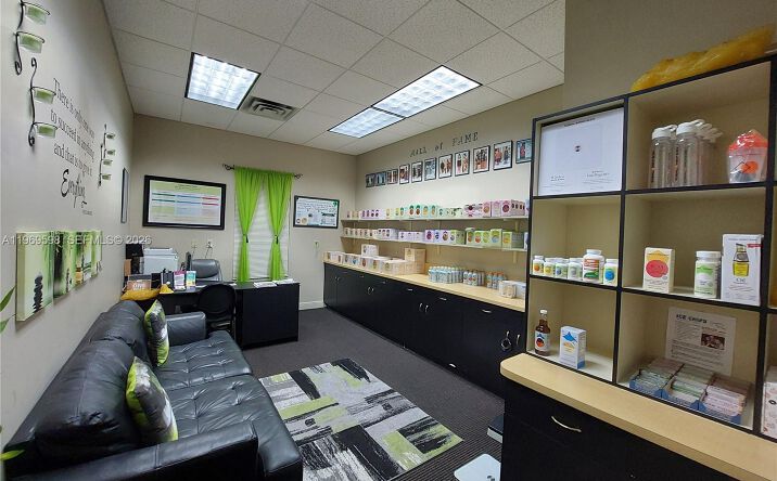 Pictures of Office property located at 1000 N Hiatus Rd # 104, Pembroke Pines, FL 33026 for lease - image #1