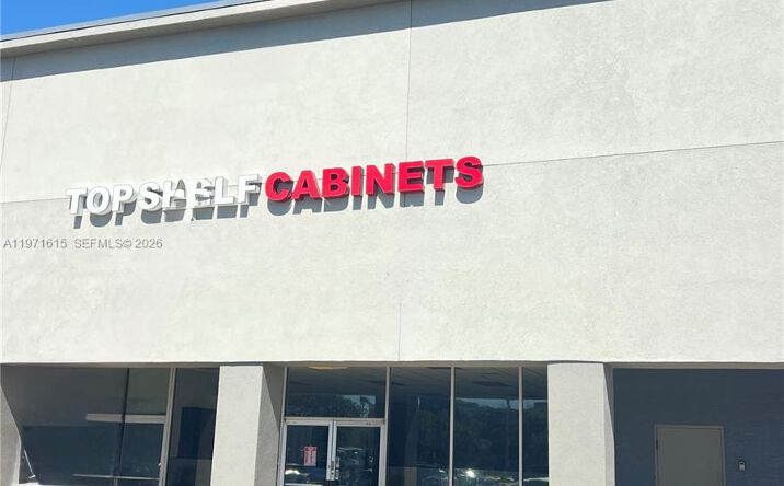Pictures of Retail property located at 993 W State Road 84 # 993, Fort Lauderdale, FL 33315 for lease - image #1