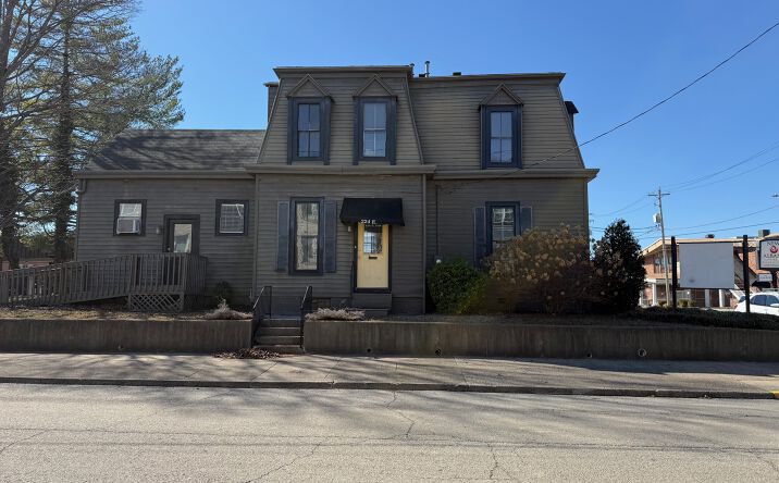 Pictures of Retail, Office property located at 224 E Elm St, New Albany, IN 47150 for lease - image #1