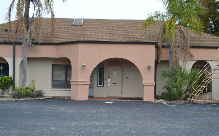 Pictures of Office property located at 2665 Oak Ridge Ct, Fort Myers, FL 33901 for lease - image #1