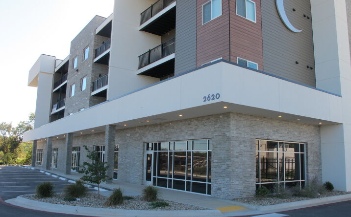 Pictures of Retail, Office, Restaurant property located at 2620 W Sunshine St, Springfield, MO 65807 for lease - image #1