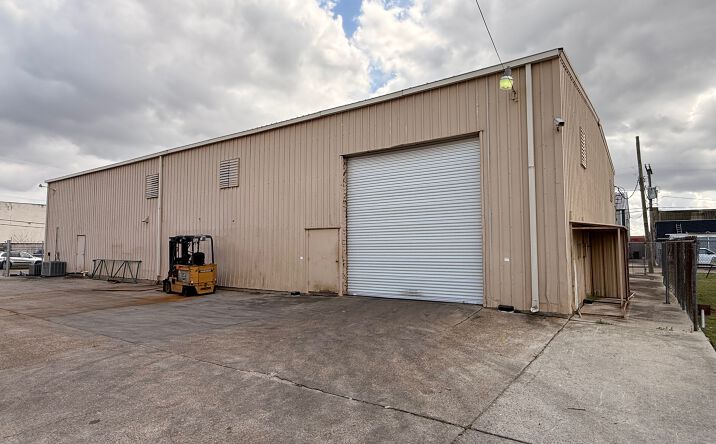 Pictures of Industrial property located at 112 23rd St, Kenner, LA 70062 for lease - image #1