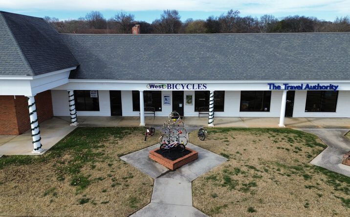 Pictures of Retail, Office property located at 11531 Kingston Pike, Knoxville, TN 37934 for lease - image #1