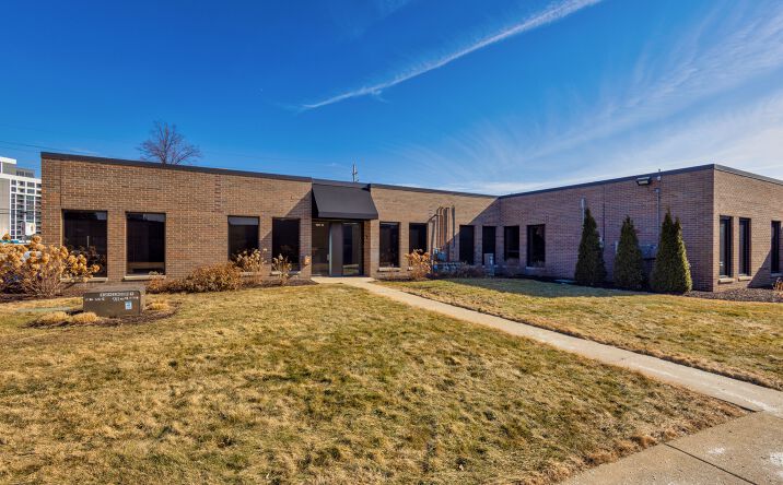 Pictures of Office, Retail property located at 1835 - 1921 Rohlwing Rd, Rolling Meadows, IL 60008 for lease - image #1