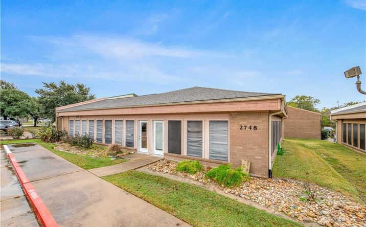 Pictures of Office property located at 2748 Longmire Dr, College Station, TX 77845 for lease - image #1