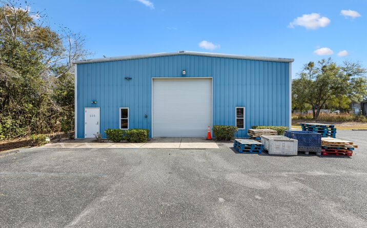 Pictures of Retail, Industrial property located at 118 Weber Ave, Leesburg, FL 34748 for lease - image #1