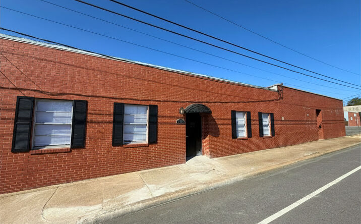 Pictures of Retail, Office property located at 1502 Brook Rd, Richmond, VA 23220 for lease - image #1