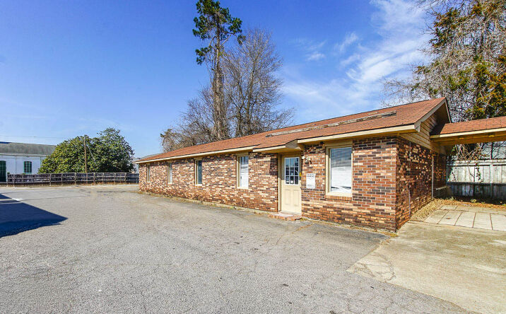 Pictures of Office, Retail property located at 2362 W Broad St Unit A Athens, GA 30606, Athens, GA 30606 for lease - image #1