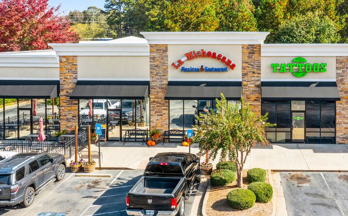 Pictures of Retail property located at 1074 Bear Creek Blvd, Hampton, GA 30228 for lease - image #1