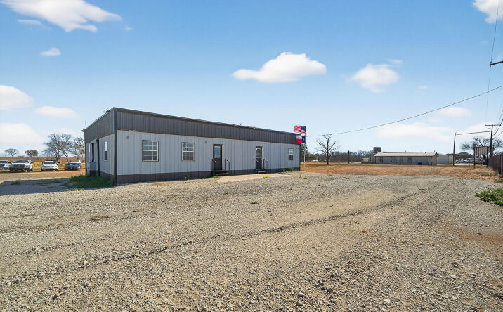 Pictures of Office, Industrial property located at 3215 Zanderson Ave, Jourdanton, TX 78026 for lease - image #1