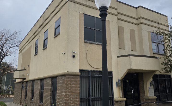 Pictures of Office property located at 654 St Louis Ave, Fort Worth, TX 76104 for lease - image #1