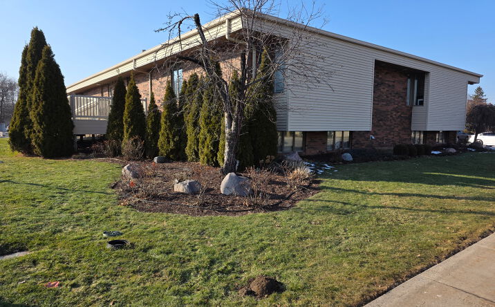 Pictures of Office property located at 2102 N Aurelius Rd, Holt, MI 48842 for lease - image #1