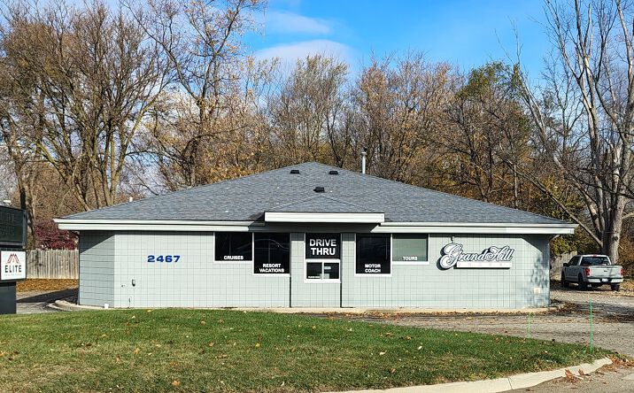 Pictures of Office property located at 2467 E Hill Rd, Grand Blanc, MI 48439 for lease - image #1