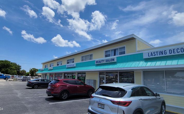 Pictures of Retail property located at 3245 W New Haven Avenue 3257, Melbourne, FL 32904 for lease - image #1