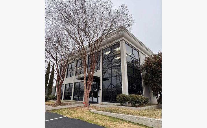 Pictures of Office property located at 127 W Antrim Dr, Greenville, SC 29607 for lease - image #1