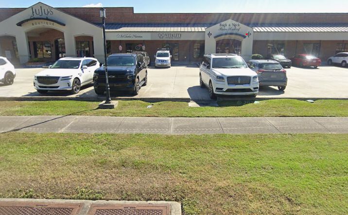 Pictures of Retail property located at 1437 St Charles St, Houma, LA 70360 for lease - image #1