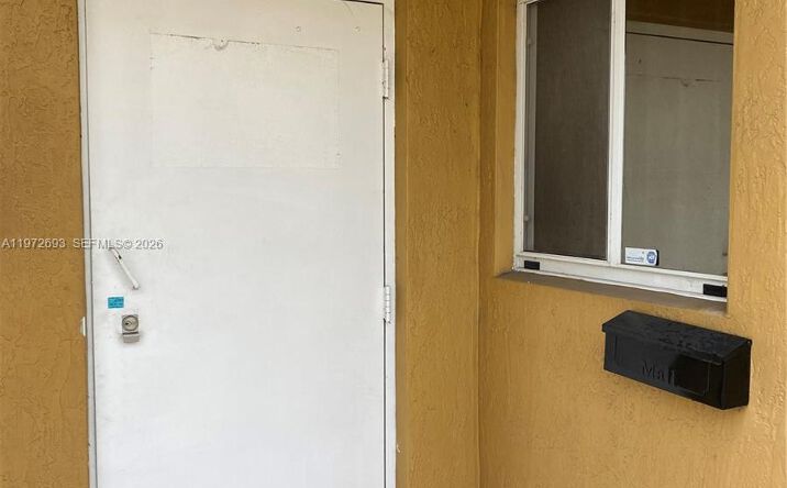 Pictures of Industrial property located at 2431 W 80th St # C #5-C, Hialeah, FL 33016 for lease - image #1