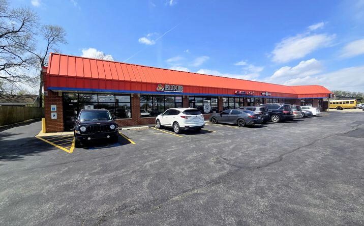 Pictures of Retail property located at 17100 South Park Ave, South Holland, IL 60473 for lease - image #1