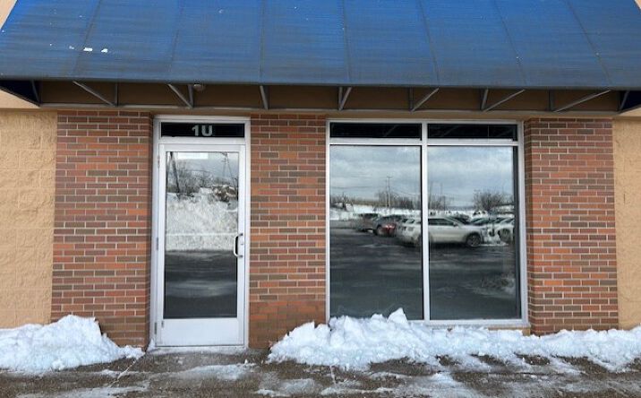Pictures of Office property located at 131 Pleasant Dr, Aliquippa, PA 15001 for lease - image #1