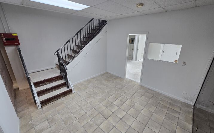 Pictures of Office property located at 7800 W Oakland Park Blvd, Fort Lauderdale, FL 33351 for lease - image #1