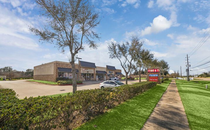 Pictures of Retail property located at 6840 Hwy 6, Missouri City, TX 77459 for lease - image #1