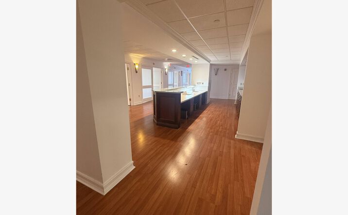 Pictures of Office property located at 400 Arthur Godfrey Rd, Miami Beach, FL 33140 for lease - image #1