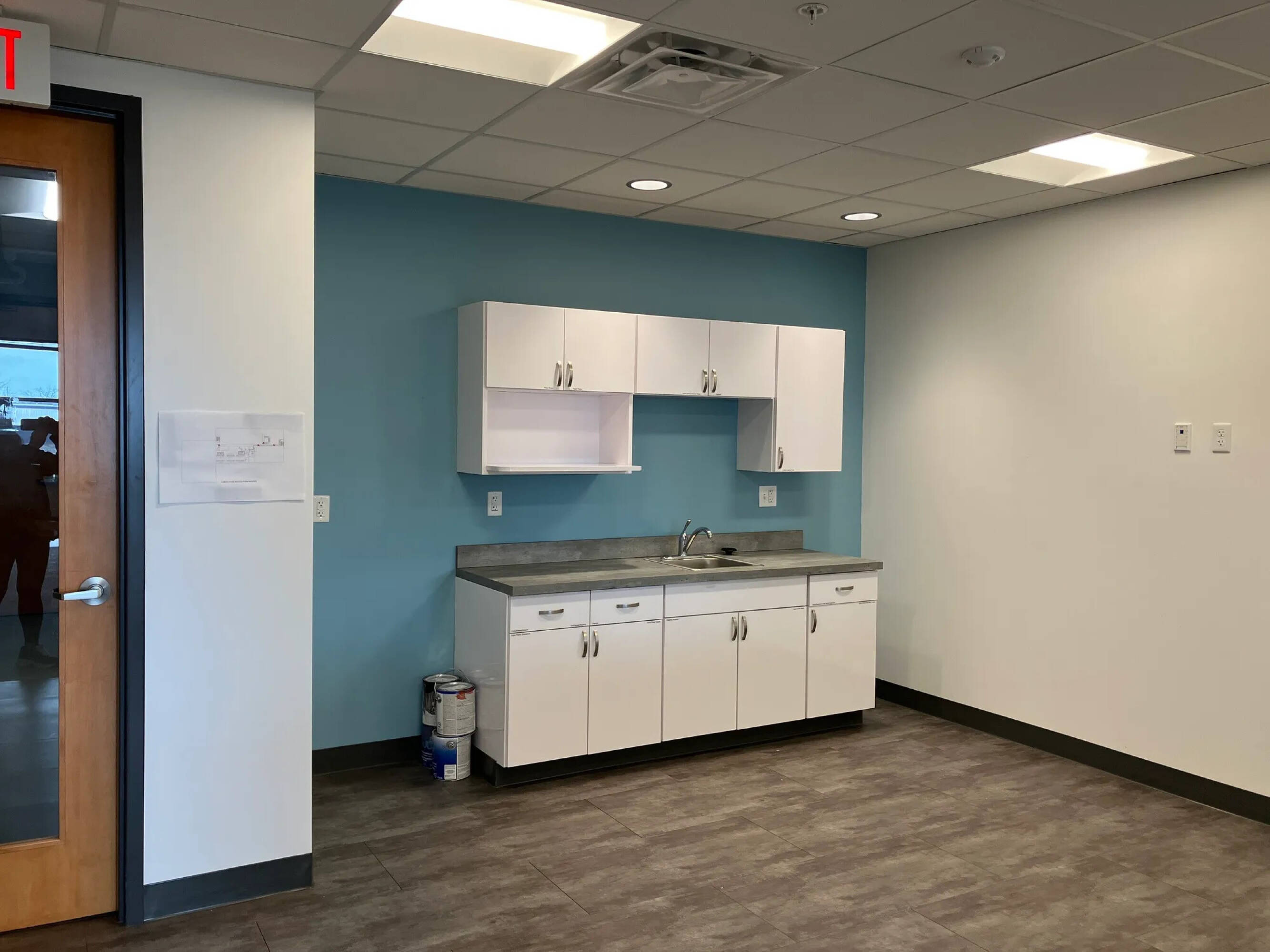 3595937