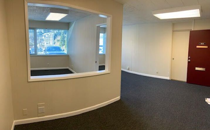 Pictures of Office property located at 7834 SE 32nd St, Mercer Island, WA 98040 for lease - image #1
