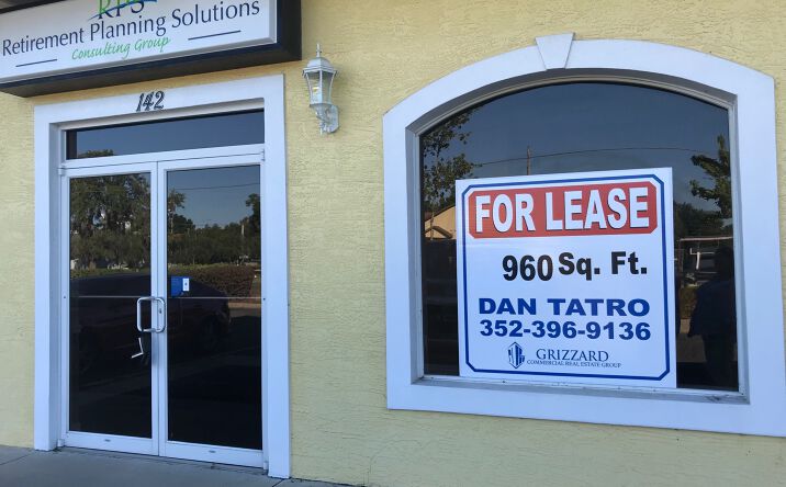 Pictures of Retail, Office property located at 142 N Old Dixie Hwy, Lady Lake, FL 32159 for lease - image #1
