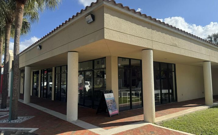 Pictures of Retail property located at 15501-15529 Bull Run Road, Miami Lakes, FL 33014 for lease - image #1