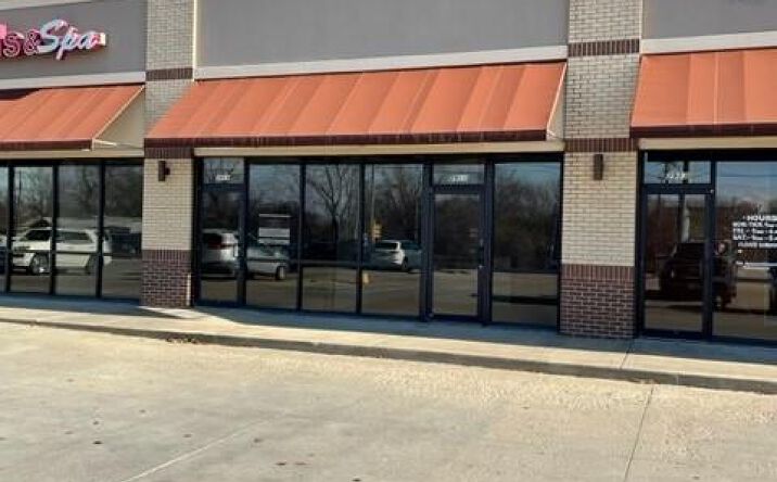 Pictures of Retail property located at 2911 B S Belt Highway, St Joseph, MO 64503 for lease - image #1