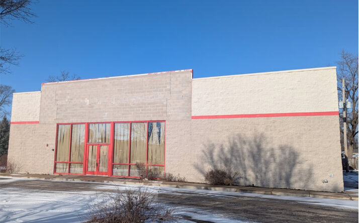 Pictures of Retail property located at 220 E Norris Drive, Ottawa, IL 61350 for lease - image #1