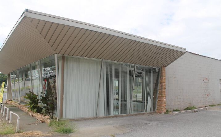 Pictures of Retail, Office, Industrial property located at 1308 W MAIN Street, Carbondale, IL 62901 for lease - image #1