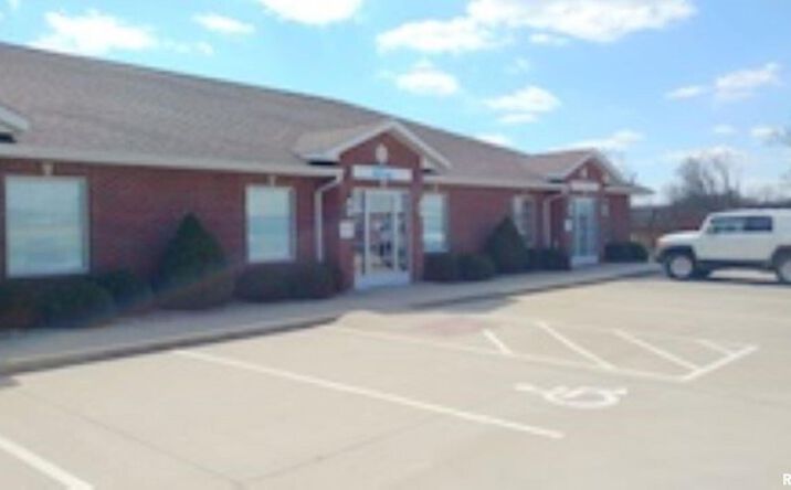 Pictures of Office property located at 3415 Office Park Drive D, Marion, IL 62959 for lease - image #1