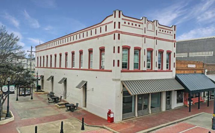 Pictures of Retail, Office property located at 150 W Main St, Lewisville, TX 75057 for lease - image #1