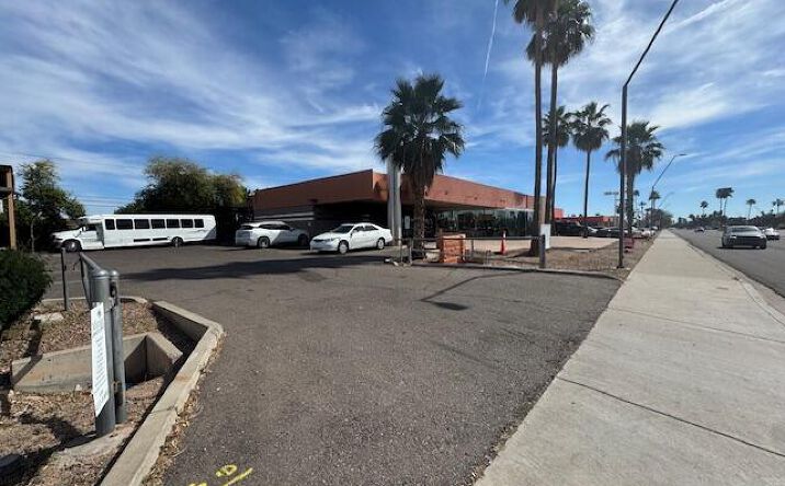 Pictures of Retail property located at 811 N Scottsdale Rd, Scottsdale, AZ 85257 for lease - image #1