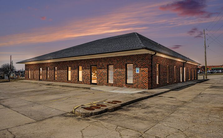 Pictures of Office property located at 208 W Salisbury St, Asheboro, NC 27203 for lease - image #1