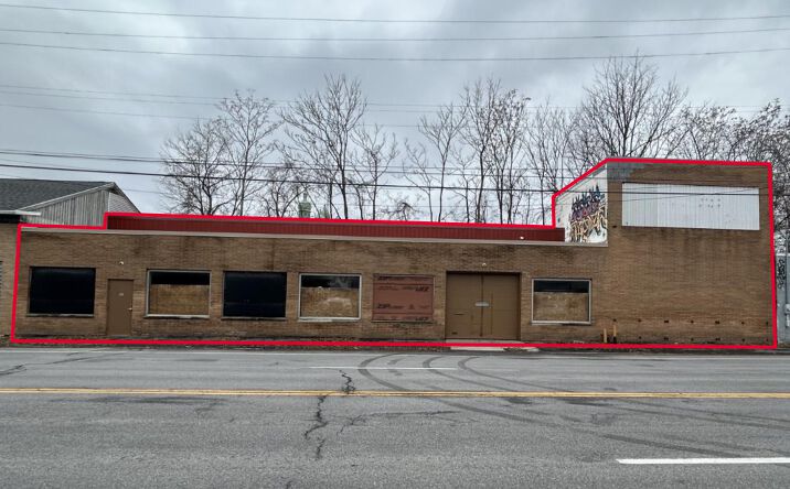 Pictures of Industrial property located at 1131 Erie Blvd W, Syracuse, NY 13204 for lease - image #1